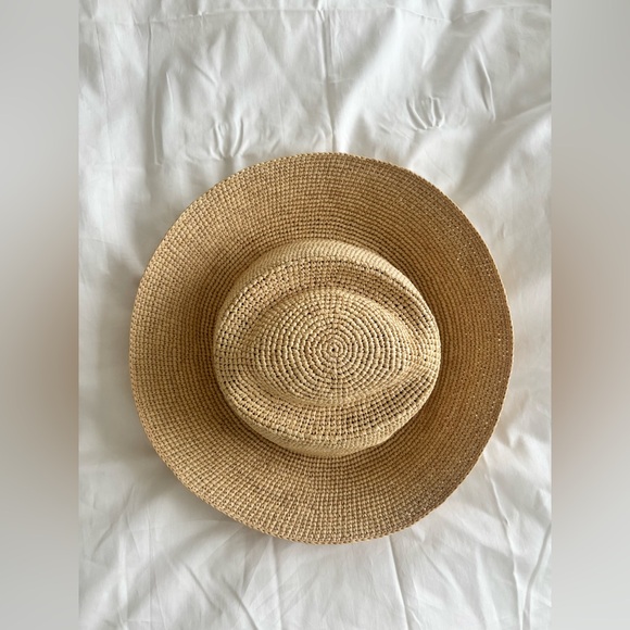 new Janessa Leone Felix packable straw raffia bucket sun hat in natural tan - Picture 9 of 9
